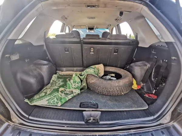 Kia Sportage SRS Airbag Sensor 2006 2.0L 959302e000 image 8