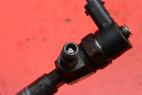 Inyector 0445110243 para Alfa Romeo 159 1.9 JTD image 9