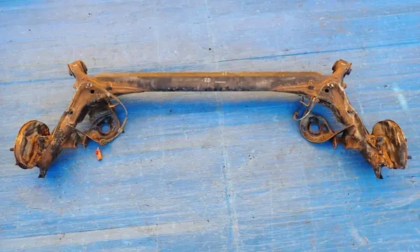 HONDA JAZZ II 02-07 Hinterachsschwinge OEM image 2