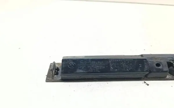 BMW X5 E53 Moldura Portón OEM 7054941 - Usado image 4
