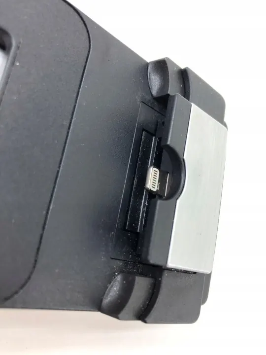 BMW OEM 2407464 Puhelinmoduulin Laturisovitin image 5