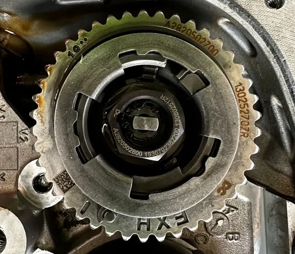 Culasse Nissan 132651202R avec Soupapes image 9