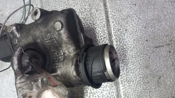 Soupape EGR OEM 01 pour Renault Megane Scenic image 4