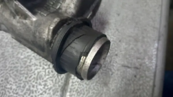 Soupape EGR OEM 01 pour Renault Megane Scenic image 5