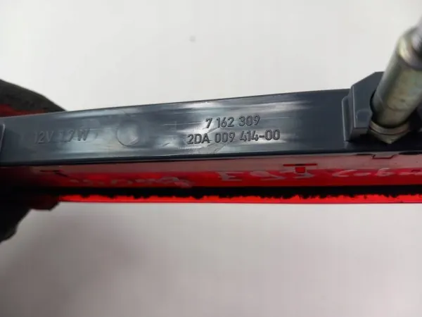 BMW E93 Cabrio 3. Bremsleuchte OEM 7162309 image 9