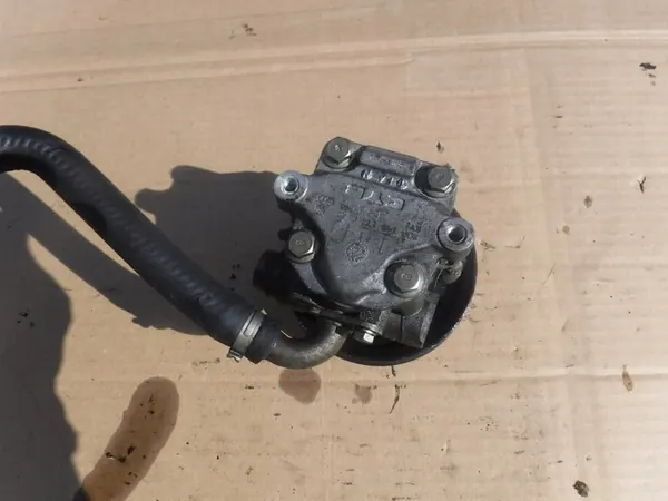 Bomba de direção assistida VW Audi 8D0145177D image 3