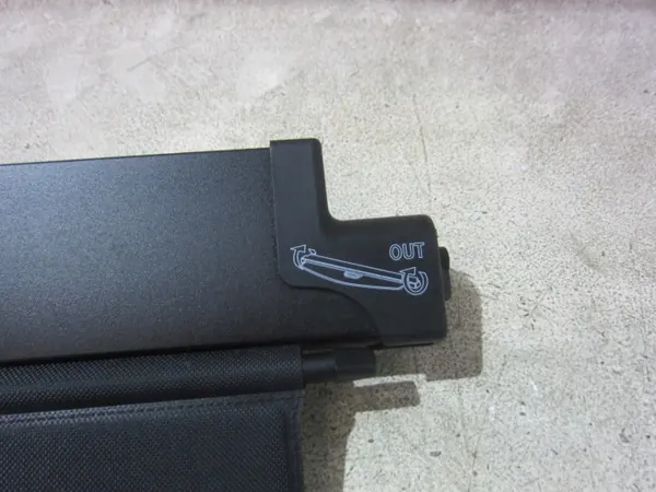 BMW X3 F25 Rollo de Maletero Trasero OEM 51477222208 image 5