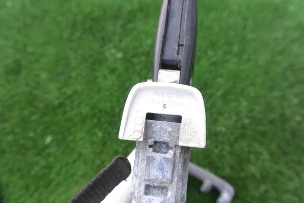 Audi Q7 4L Ovi Kahva Keyless Vasemmalle OE 4L0837205B image 9