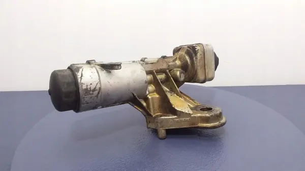 VW LT 35 Ölfilterbasis OEM 074115405J Gebraucht image 3