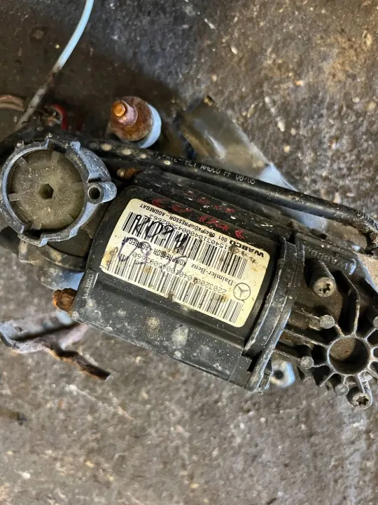 Mercedes-Benz S W220 Luftkompressor OEM 220320010401 image 3