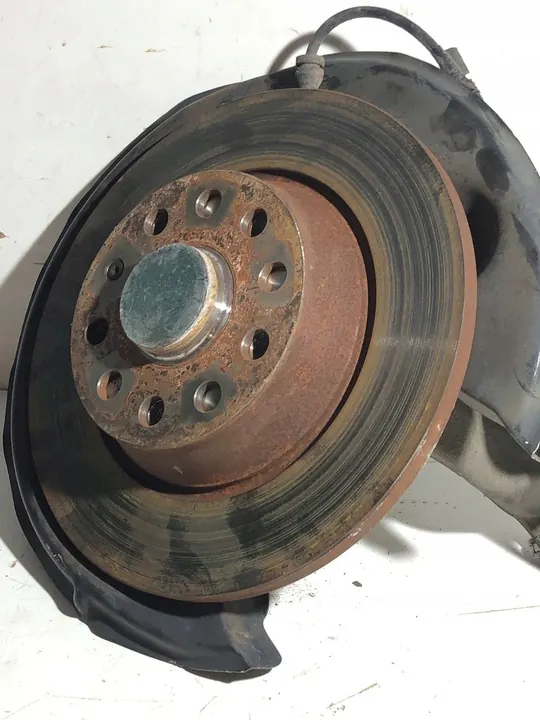 Volkswagen Sharan 2011 Mozzo ruota posteriore sinistro image 4