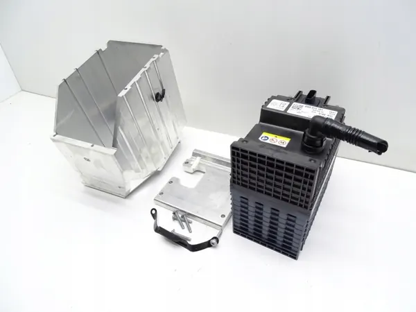 Käytetty Audi akku 11Ah OEM 8W0915101 image 3