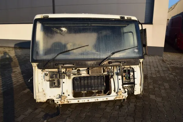 DAF CF päiväohjaamon runko ovineen - Käytetty OEM image 8