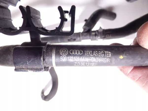 VW Audi Skoda Vesiputki Alkuperäinen OE 5Q0122291AM image 2