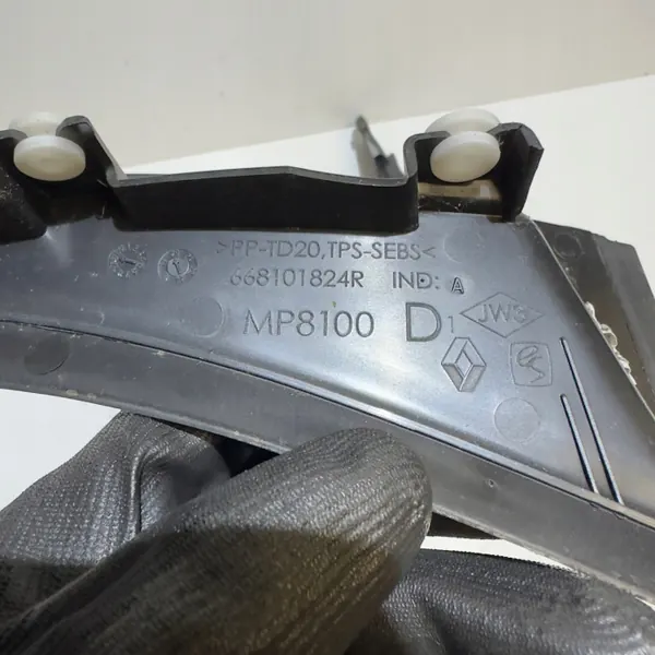 Renault OE 668101824R Moldura Canto Direito Master image 6
