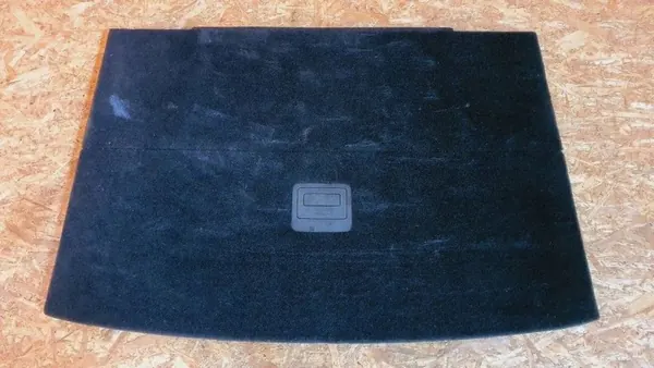 Alfombrilla maletero VW Golf V OEM 1K9863463 - Usado image 2