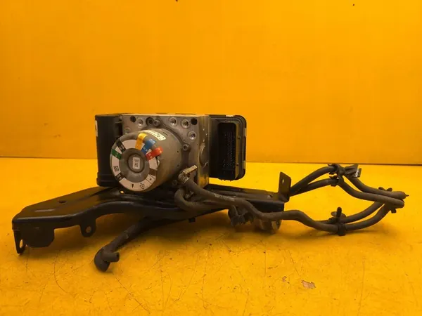Mercedes-Benz GLS X167 Rear Air Suspension Compressor A1673202105 image 5