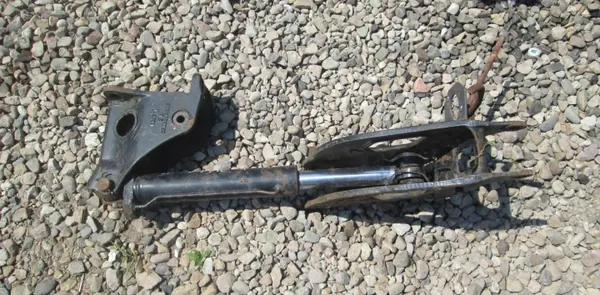 OEM 5600200729 Ohjaamon Kaatosylinteri Vasen/Oikea Renault Magnum image 4