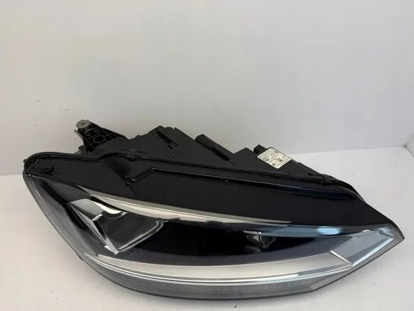 Farol direito VW Touran 5TB941006A image 2