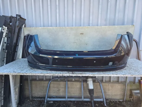 Skoda OE Heckstoßstange OEM 5E6807421E Q1 - Gebraucht image 2