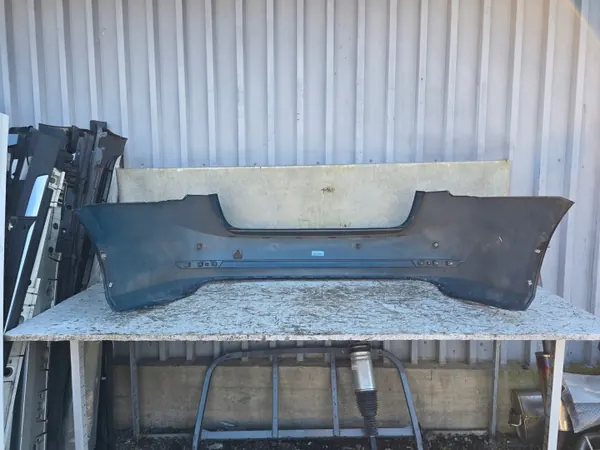 Skoda OE Heckstoßstange OEM 5E6807421E Q1 - Gebraucht image 5