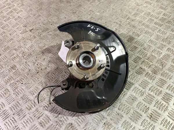 Lexus NX 2020 Etupyörän navan OEM UTO41220 image 2