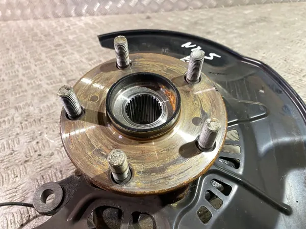 Lexus NX 2020 Etupyörän navan OEM UTO41220 image 3