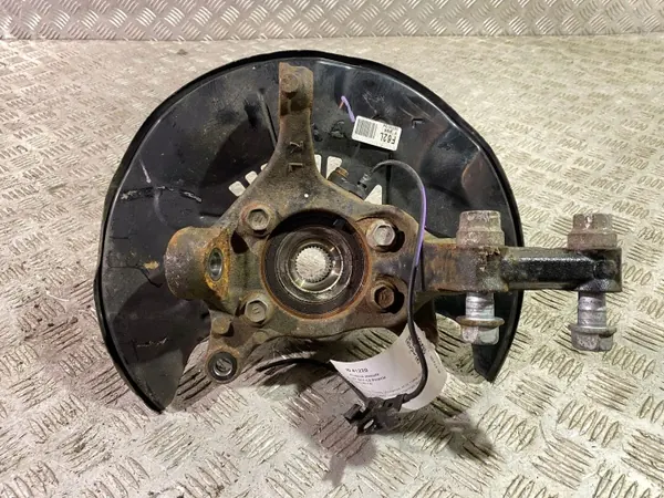 Lexus NX 2020 Etupyörän navan OEM UTO41220 image 5