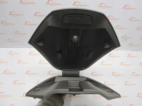 Compartimento de almacenaje Ford OE DT11-V04694-AHW usado image 7