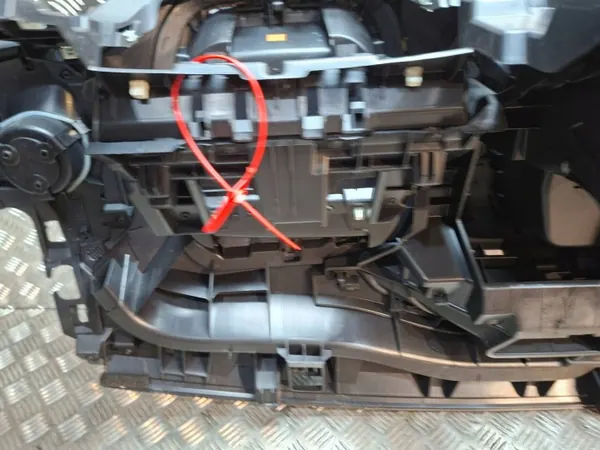 Consolepaneel OEM S26312920 voor Renault Trafic IV image 7