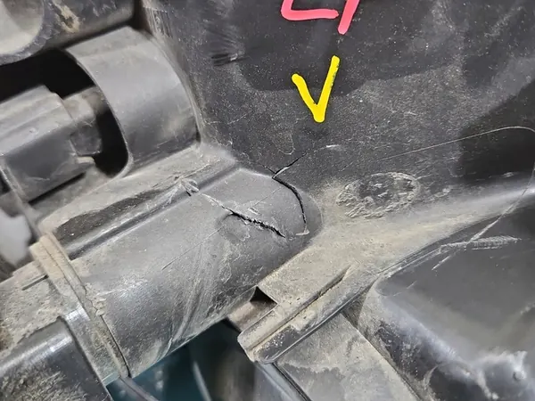 Vasen Xenon Ajovalaisin Nissan Qashqai I J10 10-13 OEM 26060BR60B image 8