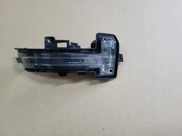 Renault Austral rechter Spiegelblinker OEM 2386-3004 image 7