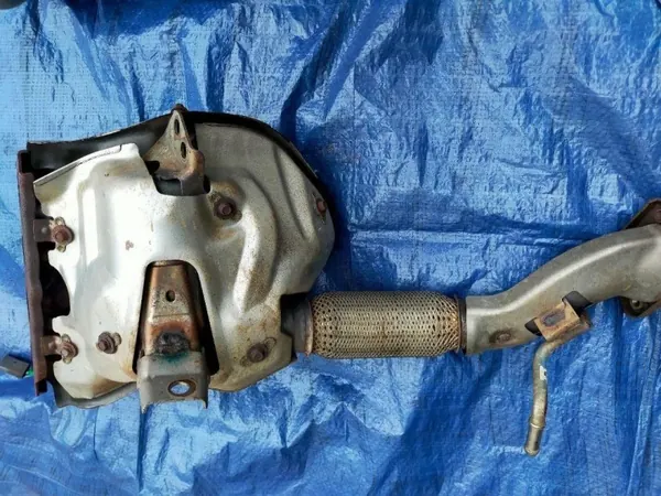 Mazda 2 DJ 1.5 Bensiini Pakoputken Keräin OEM 310126173915 image 8