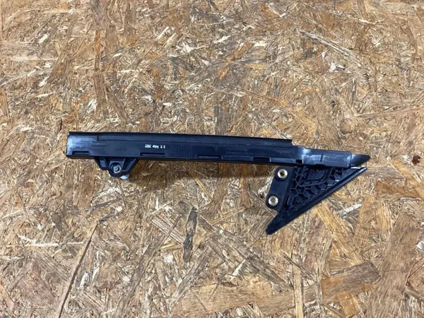 Junta puerta delantera derecha Porsche 911 (992) OEM 992837392A image 2