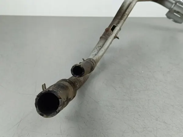 Pescoço de enchimento Subaru OE OEM FOB55469 - Usado image 3