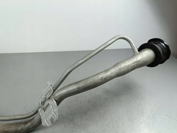 Pescoço de enchimento Subaru OE OEM FOB55469 - Usado image 5