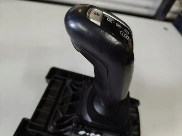 Jaguar E-Pace Versnellingspook OEM J9C37E453AA image 3