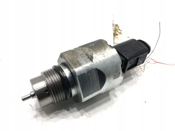 Régulateur Pression Carburant OEM LORK-726-31340 VW Golf VI image 2