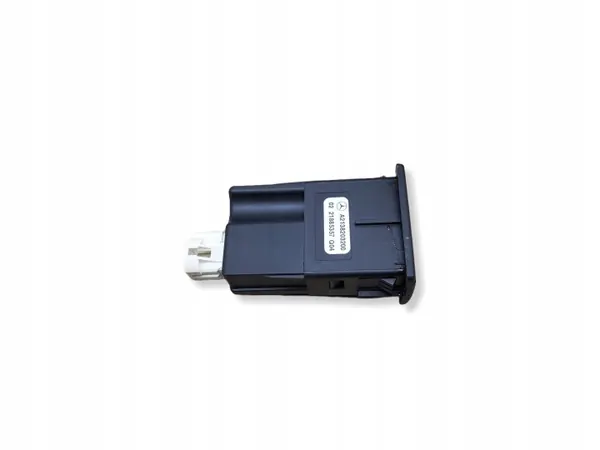 Enchufe AUX Mercedes-Benz OEM A2138203200 - Usado image 2