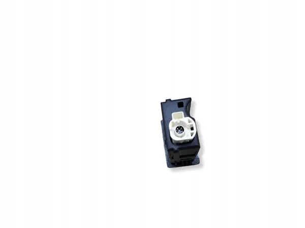 Enchufe AUX Mercedes-Benz OEM A2138203200 - Usado image 5