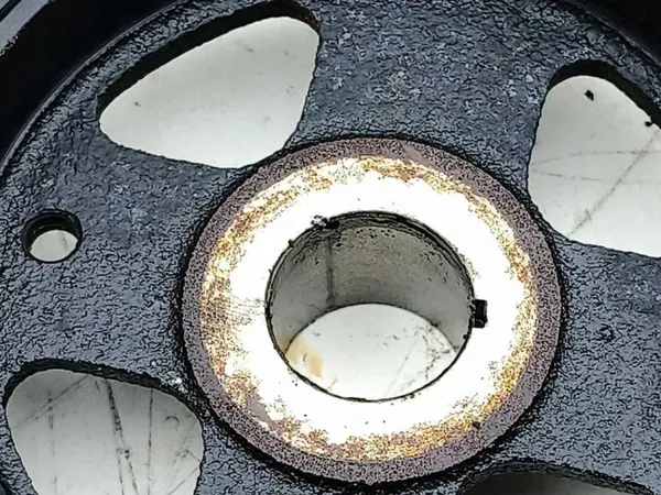Toyota Prius 2016 Kampiakselin hihnapyörä OEM 60722R image 3