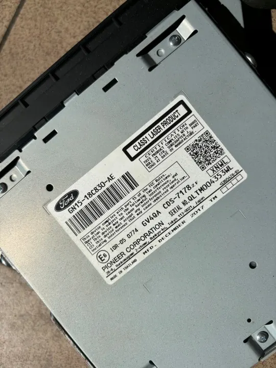 Mudador CD Ford OEM GN15-18C830-AE - Usado image 4