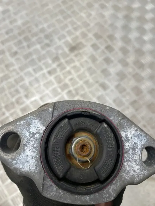 Taka Jousitus OEM A2533205500 Mercedes GLC image 3