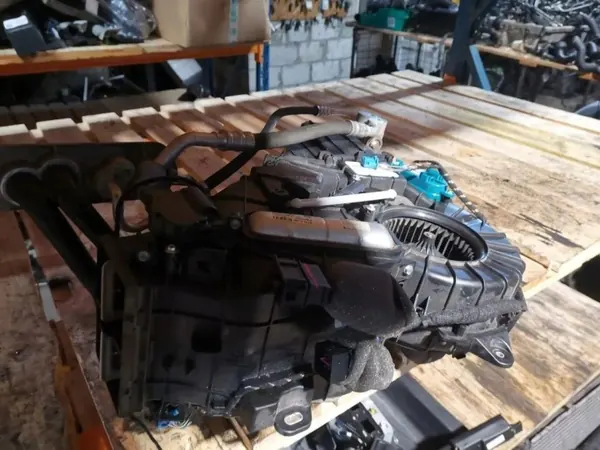 Verwarmingsventilator Audi Q7 4L OEM 4L0820004D 2005-2015 image 2