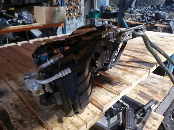 Verwarmingsventilator Audi Q7 4L OEM 4L0820004D 2005-2015 image 3