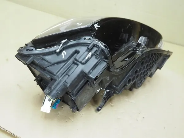 VW Touareg III Farol Dianteiro Direito LED 761941082T image 10