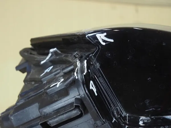 VW Touareg III Farol Dianteiro Direito LED 761941082T image 5