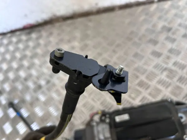 Toyota Mirai II handremmodule OEM 46210-62010 image 10