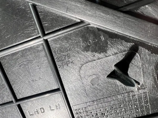 Tesla Model S Nedre Konsolskydd image 4