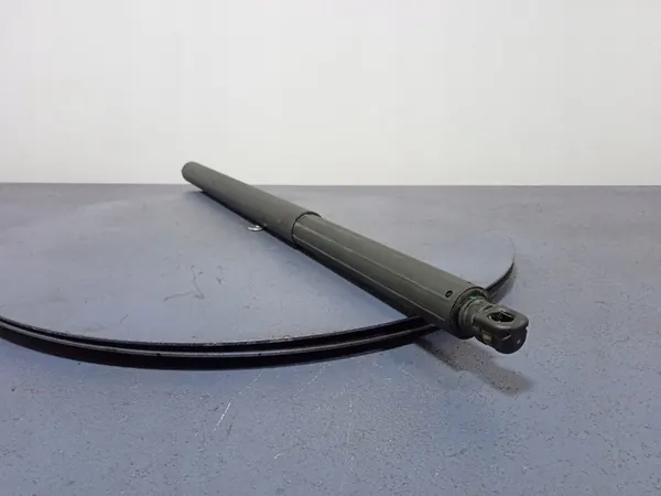 MERCEDES GLS W167 Takaluukun Aktuaattori A1679800764 image 2